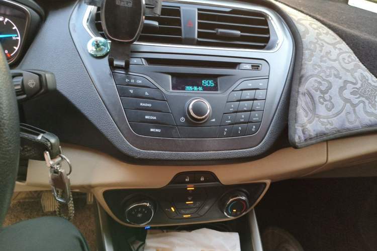 Used Ford Escort 2015 1.5L Manual Comfort Model Audio And AC Panel