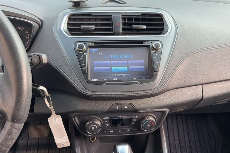 Used Ford Escort 2015 1.5L Automatic Fashion Model Audio And AC Panel