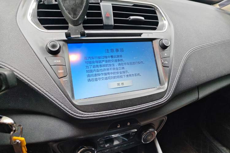 Used Ford Escort 2015 1.5L Automatic Fashion Model Audio And AC Panel