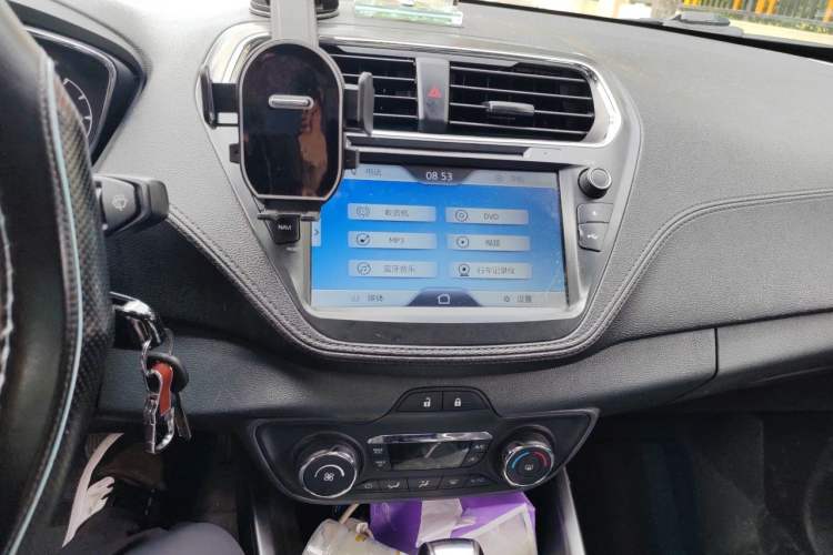 Used Ford Escort 2015 1.5L Automatic Fashion Model Audio And AC Panel