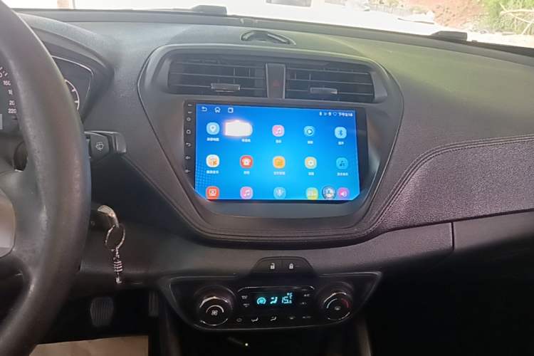 Used Ford Escort 2015 1.5L Manual Fashion Edition Audio And AC Panel