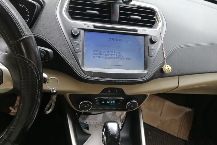 Used Ford Escort 2015 1.5L Automatic Fashion Model Audio And AC Panel