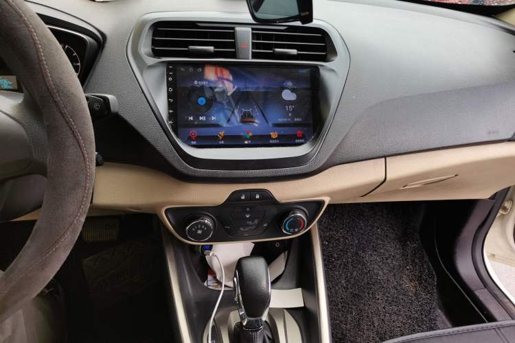 Used Ford Escort 2015 1.5L Automatic Comfort Edition Audio And AC Panel