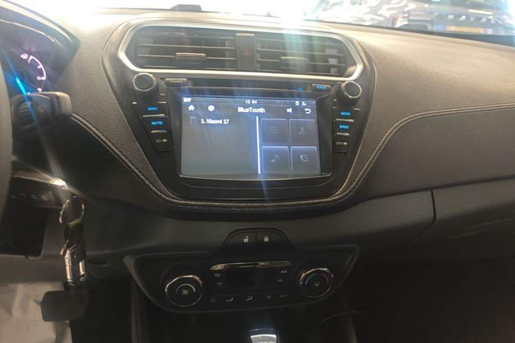 Used Ford Escort 2015 1.5L Automatic Fashion Model Audio And AC Panel