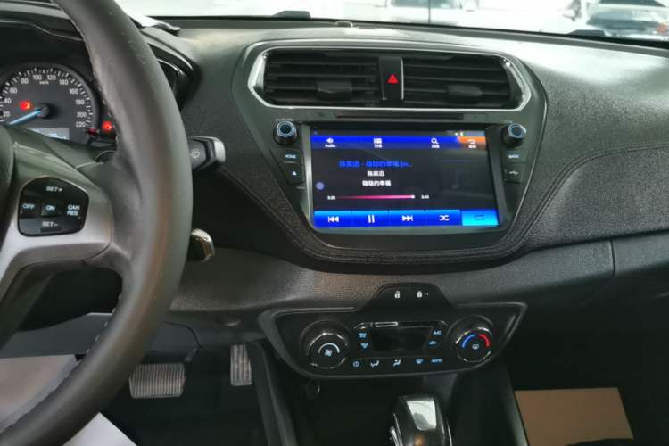 Used Ford Escort 2015 1.5L Automatic Fashion Model Audio And AC Panel