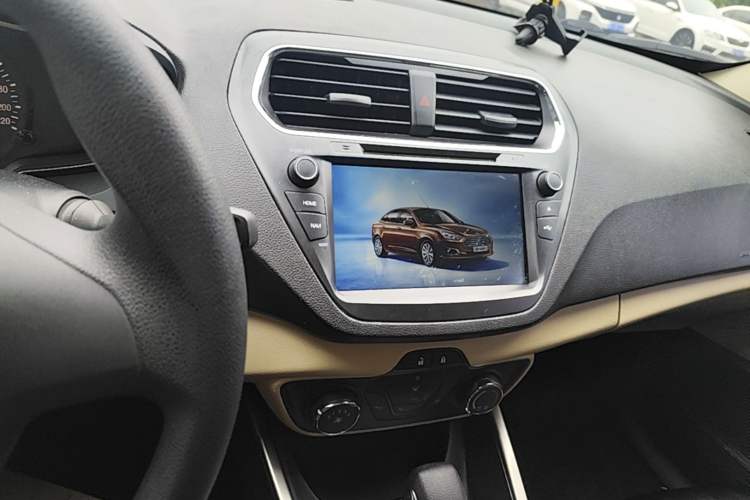 Used Ford Escort 2015 1.5L Automatic Comfort Edition Audio And AC Panel