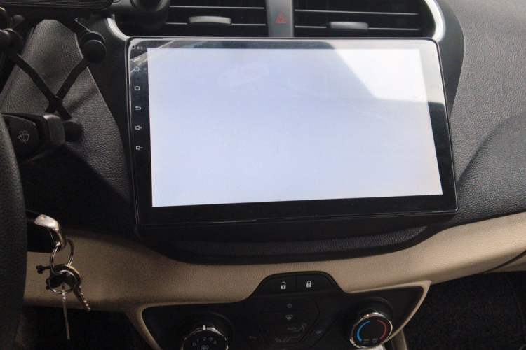 Used Ford Escort 2015 1.5L Automatic Comfort Edition Audio And AC Panel