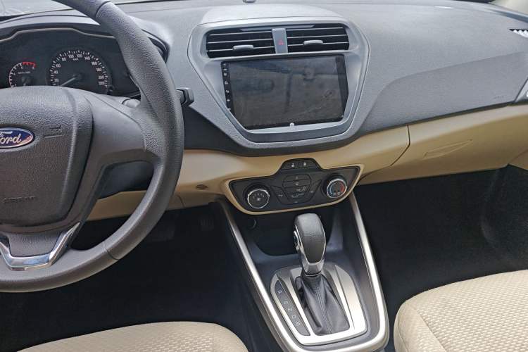 Used Ford Escort 2015 1.5L Automatic Comfort Edition Audio And AC Panel