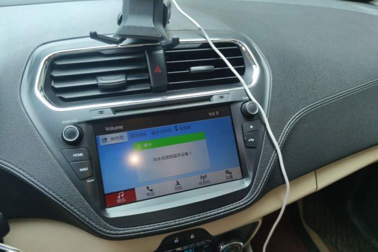 Used Ford Escort 2015 1.5L Manual Fashion Edition Audio And AC Panel