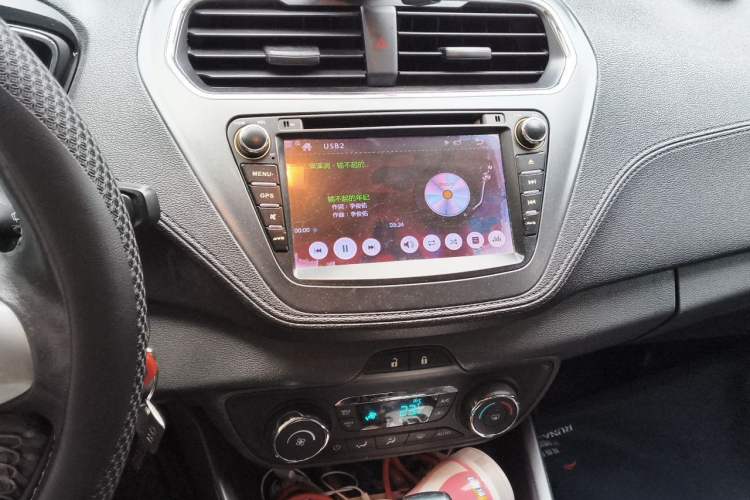 Used Ford Escort 2015 1.5L Automatic Fashion Model Audio And AC Panel
