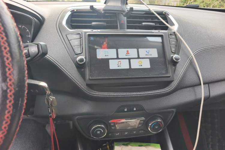 Used Ford Escort 2015 1.5L Manual Fashion Edition Audio And AC Panel
