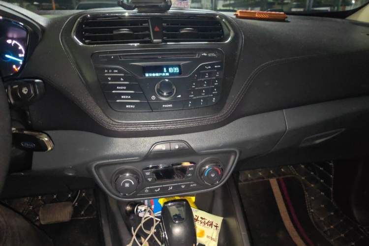 Used Ford Escort 2015 1.5L Automatic Fashion Model Audio And AC Panel