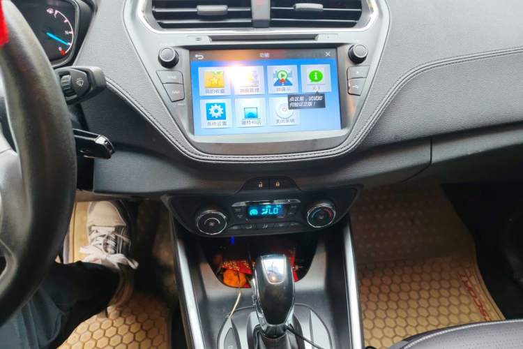 Used Ford Escort 2015 1.5L Automatic Fashion Model Audio And AC Panel