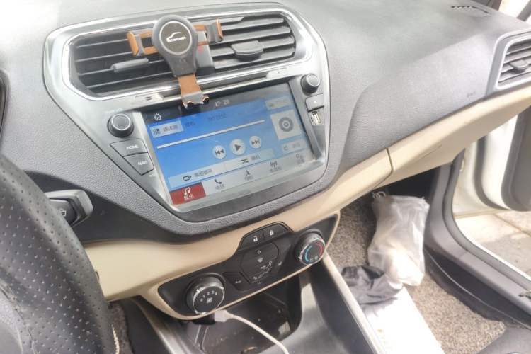 Used Ford Escort 2015 1.5L Manual Comfort Model Audio And AC Panel