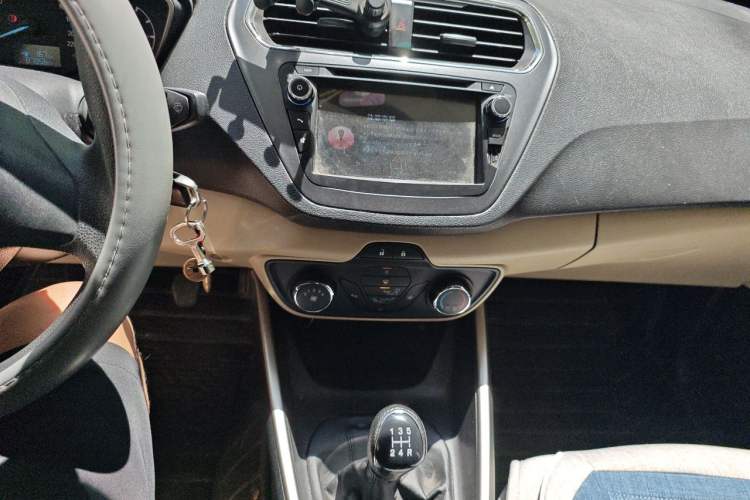 Used Ford Escort 2015 1.5L Manual Comfort Model Audio And AC Panel