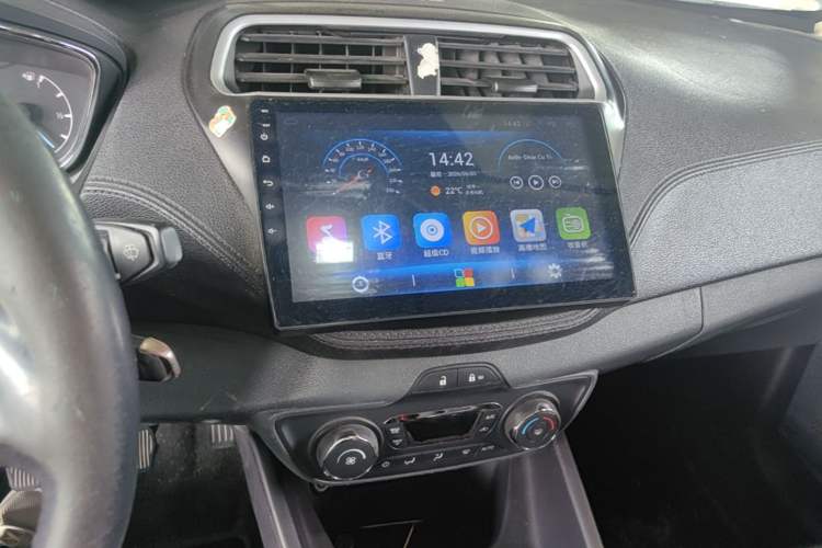 Used Ford Escort 2015 1.5L Manual Fashion Edition Audio And AC Panel