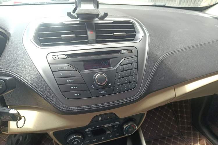 Used Ford Escort 2015 1.5L Automatic Fashion Model Audio And AC Panel