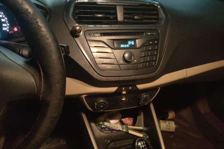 Used Ford Escort 2015 1.5L Manual Comfort Model Audio And AC Panel