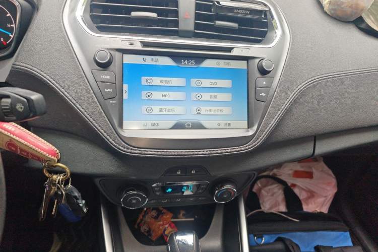 Used Ford Escort 2015 1.5L Automatic Fashion Model Audio And AC Panel