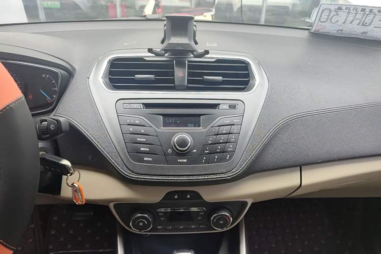 Used Ford Escort 2015 1.5L Automatic Fashion Model Audio And AC Panel