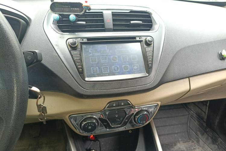 Used Ford Escort 2015 1.5L Manual Comfort Model Audio And AC Panel
