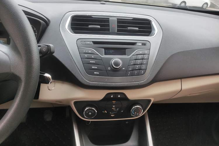 Used Ford Escort 2015 1.5L Manual Comfort Model Audio And AC Panel