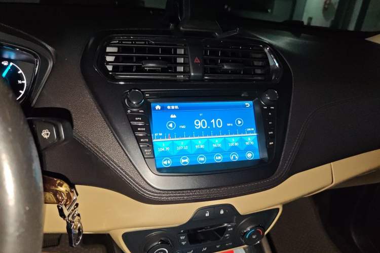 Used Ford Escort 2015 1.5L Automatic Fashion Model Audio And AC Panel