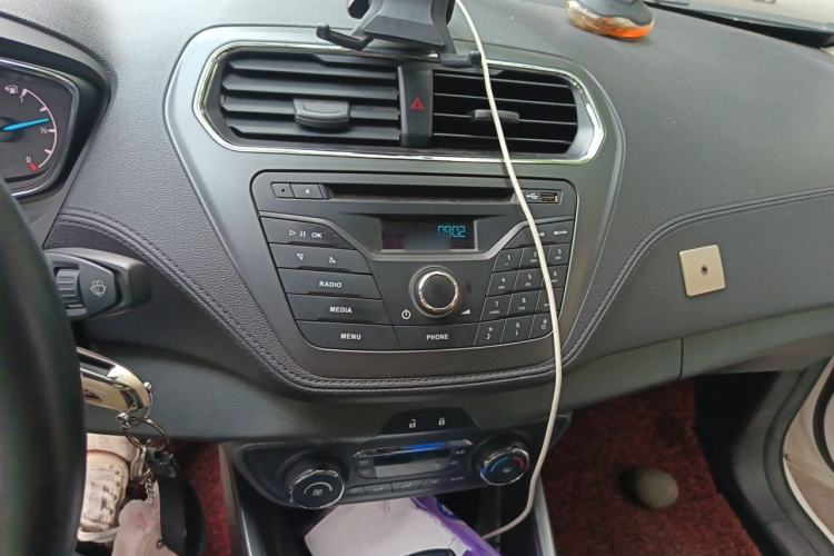 Used Ford Escort 2015 1.5L Automatic Fashion Model Audio And AC Panel
