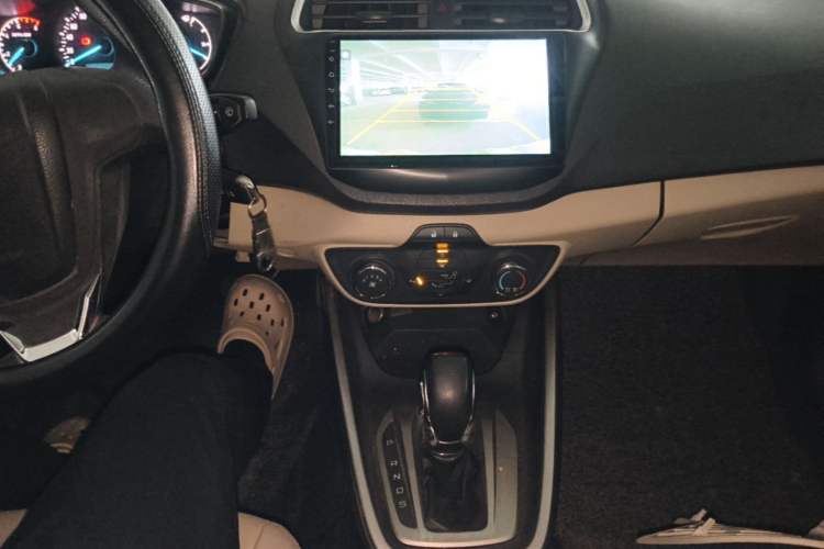 Used Ford Escort 2015 1.5L Automatic Comfort Edition Audio And AC Panel