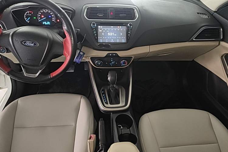 Used Ford Escort 2015 1.5L Automatic Comfort Edition Audio And AC Panel