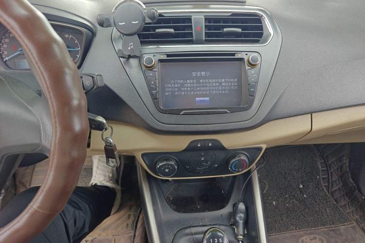 Used Ford Escort 2015 1.5L Manual Comfort Model Audio And AC Panel