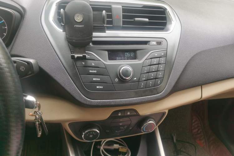Used Ford Escort 2015 1.5L Manual Comfort Model Audio And AC Panel