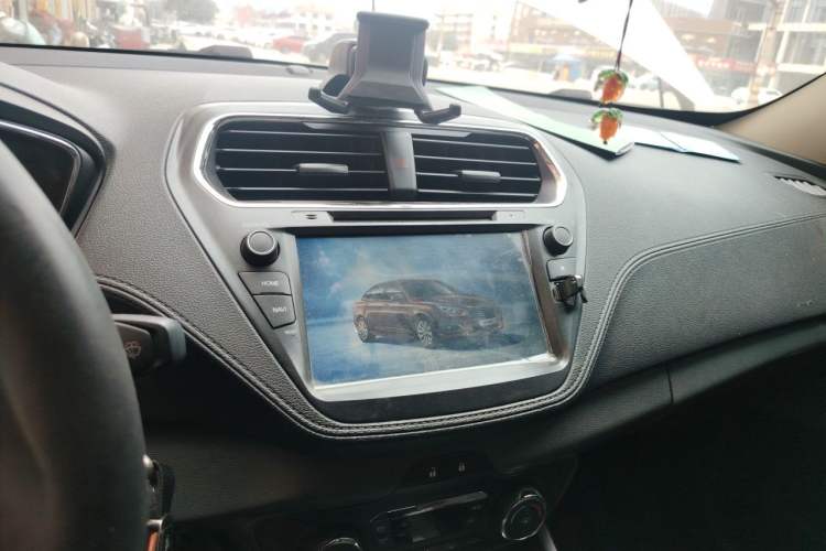 Used Ford Escort 2015 1.5L Automatic Fashion Model Audio And AC Panel
