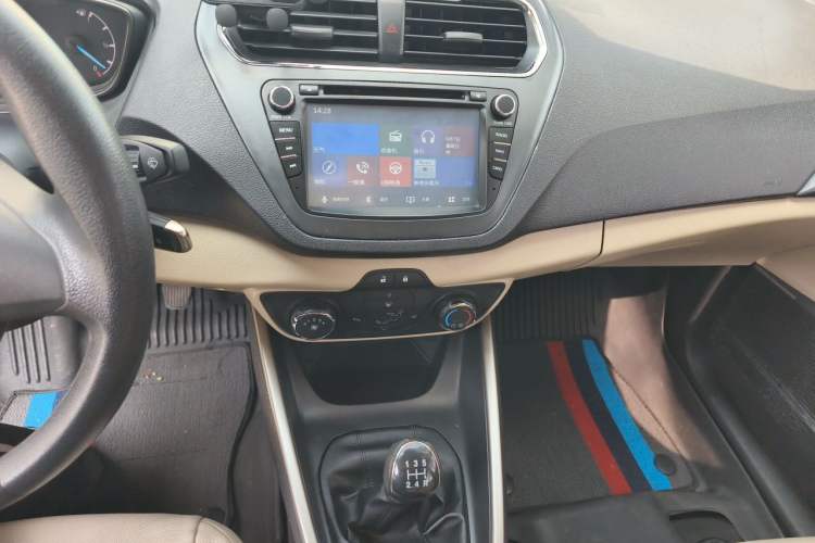 Used Ford Escort 2015 1.5L Manual Comfort Model Audio And AC Panel