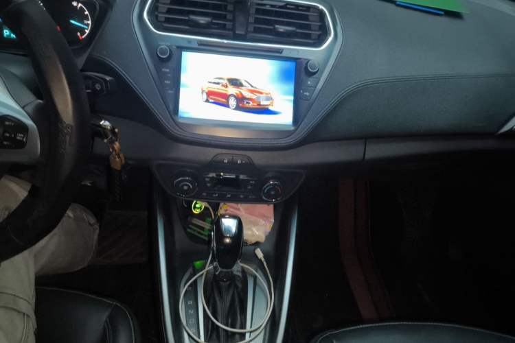 Used Ford Escort 2015 1.5L Automatic Fashion Model Audio And AC Panel