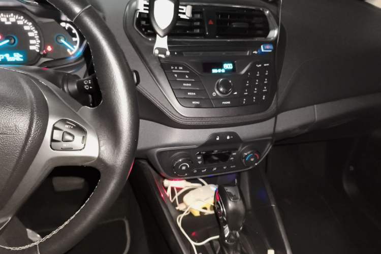 Used Ford Escort 2015 1.5L Automatic Fashion Model Audio And AC Panel