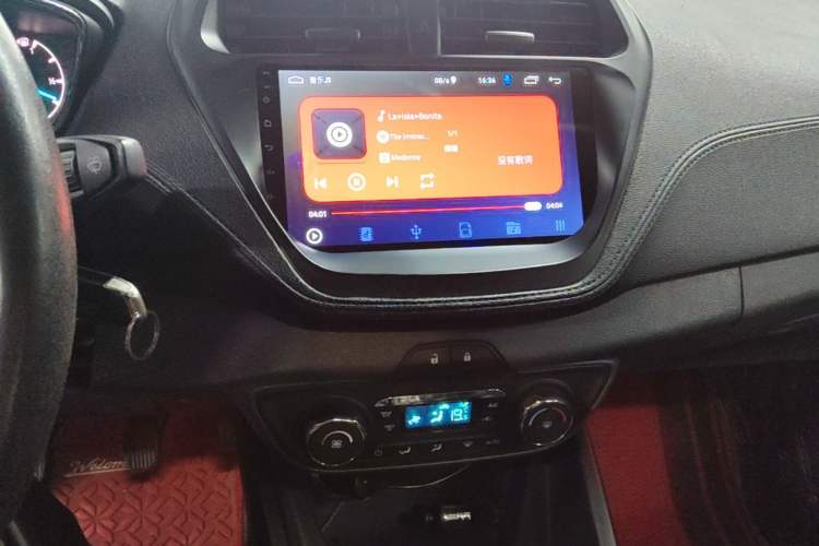 Used Ford Escort 2015 1.5L Manual Fashion Edition Audio And AC Panel