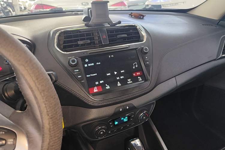 Used Ford Escort 2015 1.5L Automatic Fashion Model Audio And AC Panel