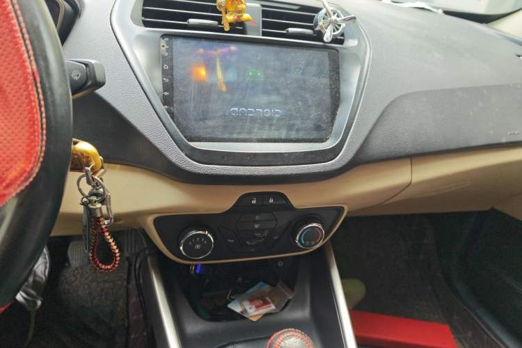 Used Ford Escort 2015 1.5L Manual Comfort Model Audio And AC Panel