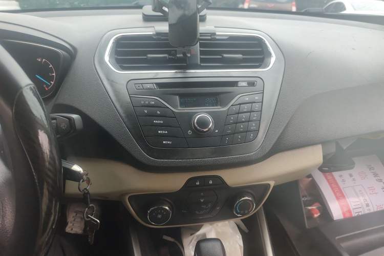 Used Ford Escort 2015 1.5L Automatic Comfort Edition Audio And AC Panel