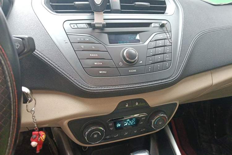 Used Ford Escort 2015 1.5L Automatic Fashion Model Audio And AC Panel