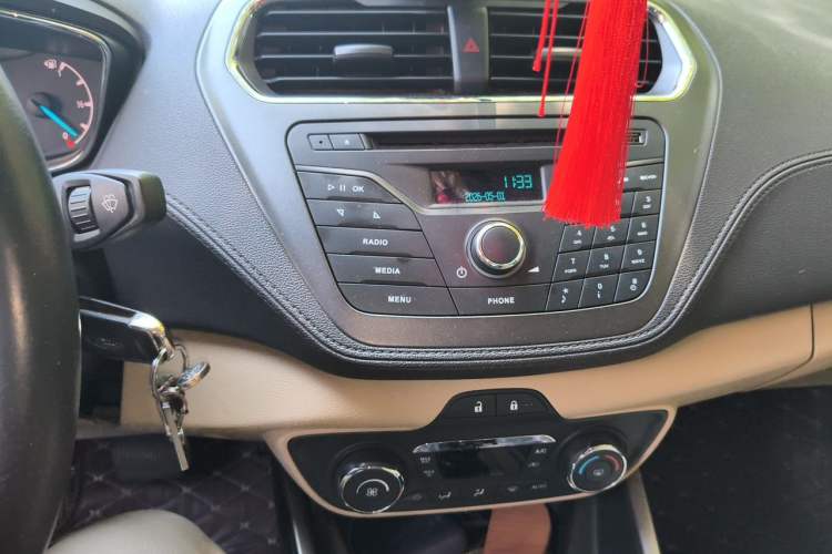Used Ford Escort 2015 1.5L Automatic Fashion Model Audio And AC Panel