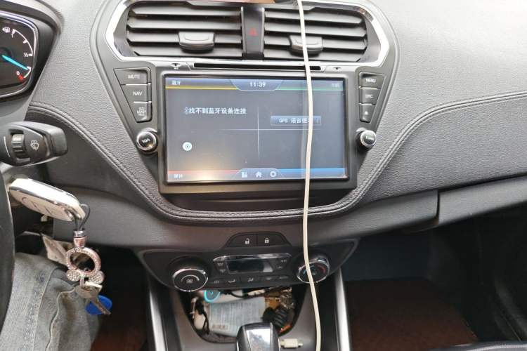 Used Ford Escort 2015 1.5L Automatic Fashion Model Audio And AC Panel