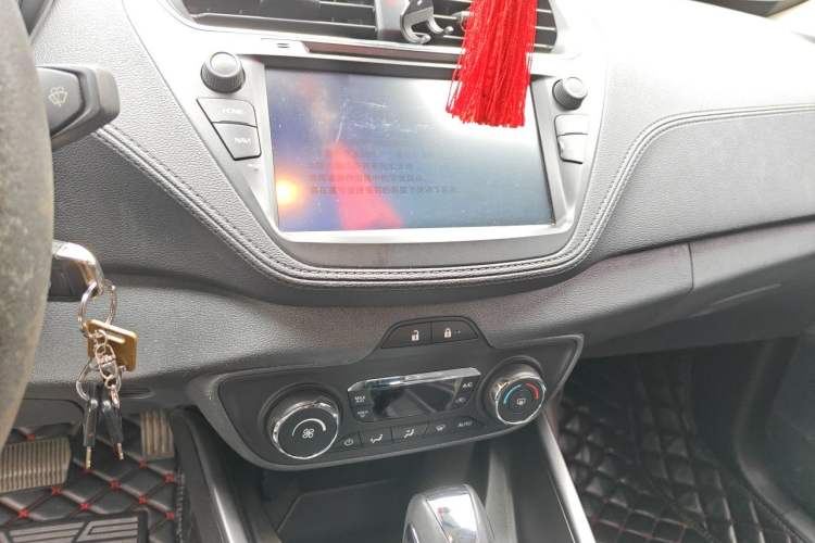 Used Ford Escort 2015 1.5L Automatic Fashion Model Audio And AC Panel