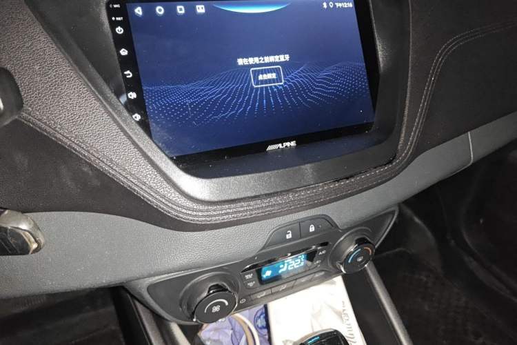 Used Ford Escort 2015 1.5L Automatic Fashion Model Audio And AC Panel