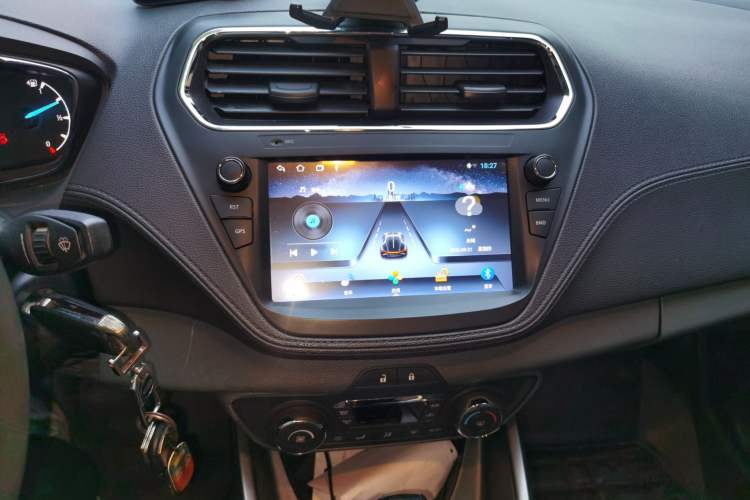 Used Ford Escort 2015 1.5L Automatic Fashion Model Audio And AC Panel