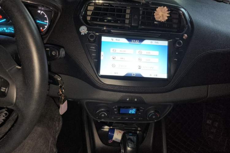Used Ford Escort 2015 1.5L Automatic Fashion Model Audio And AC Panel