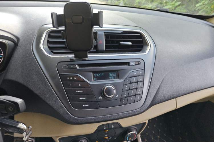 Used Ford Escort 2015 1.5L Manual Comfort Model Audio And AC Panel