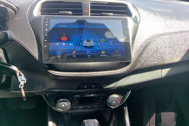 Used Ford Escort 2015 1.5L Automatic Fashion Model Audio And AC Panel