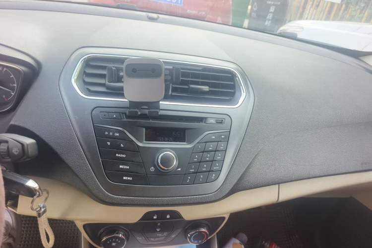 Used Ford Escort 2015 1.5L Manual Comfort Model Audio And AC Panel